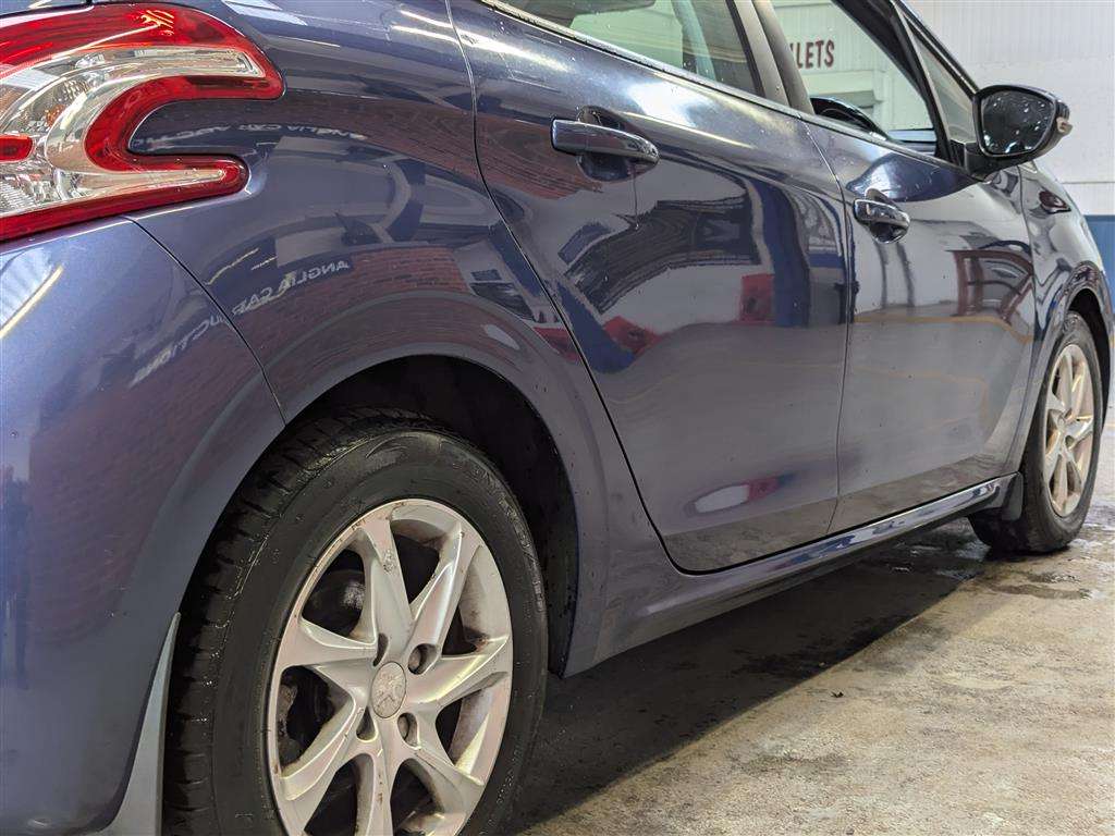<p>2012 PEUGEOT 208 ACTIVE</p>