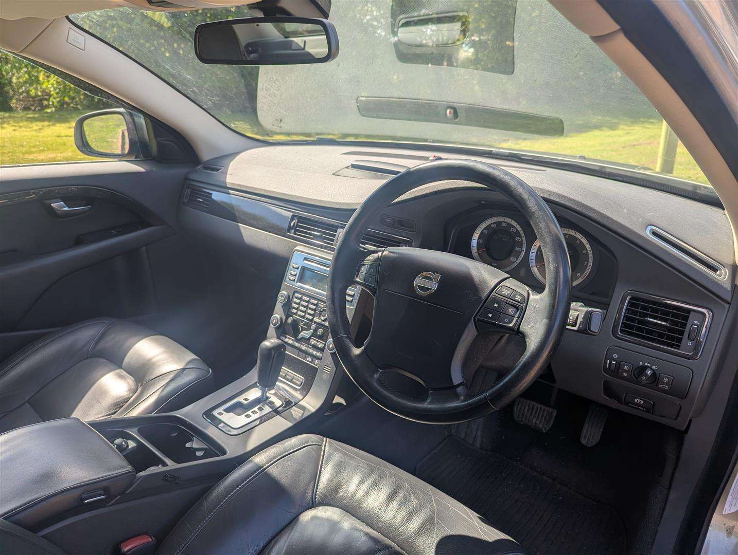 <p>2006 VOLVO S80 SE SPORT V8 A</p>