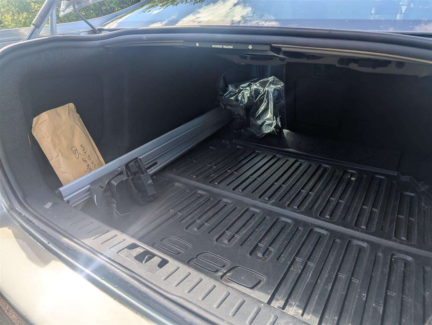 <p>2006 VOLVO S80 SE SPORT V8 A</p>