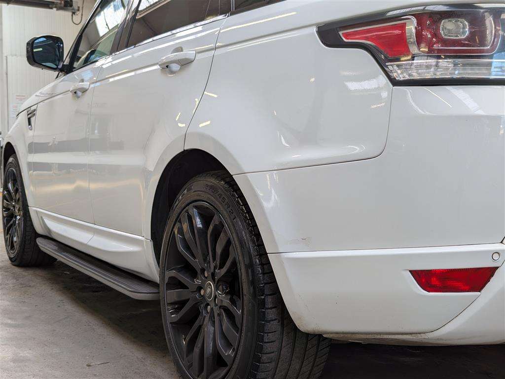 <p>2014 LAND ROVER RANGE ROVER SPORT SE TDV6</p>