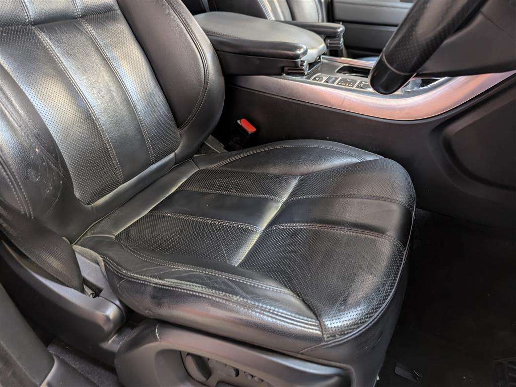 <p>2014 LAND ROVER RANGE ROVER SPORT SE TDV6</p>