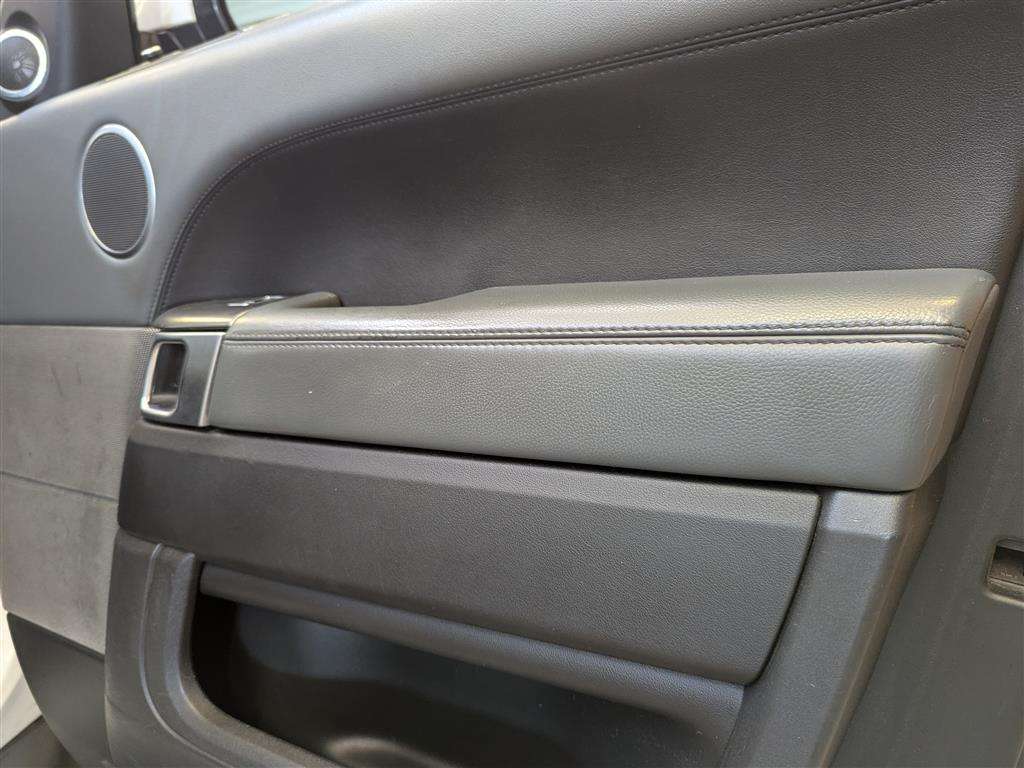 <p>2014 LAND ROVER RANGE ROVER SPORT SE TDV6</p>