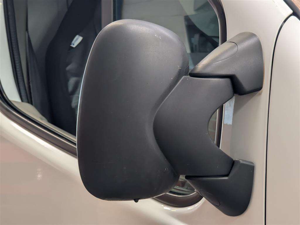 <p>2012 RENAULT TRAFIC SL29 DCI</p>