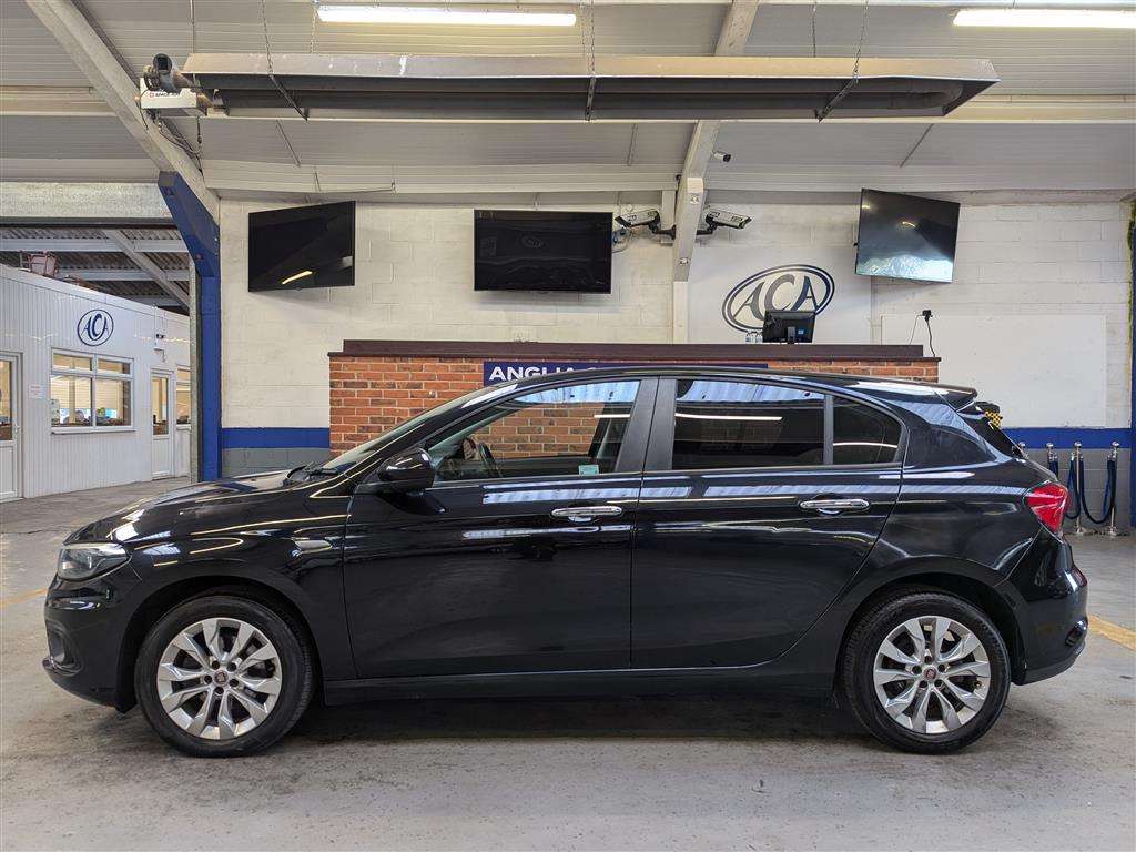<p>2016 FIAT TIPO EASY + MULITJET</p>