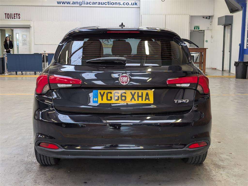 <p>2016 FIAT TIPO EASY + MULITJET</p>