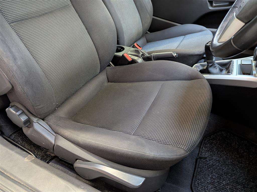 <p>2009 VAUXHALL ASTRA TWINTOP SPORT</p>