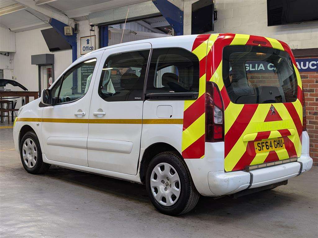 <p>2014 PEUGEOT PREMIER S</p>