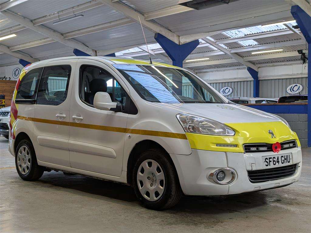 <p>2014 PEUGEOT PREMIER S</p>