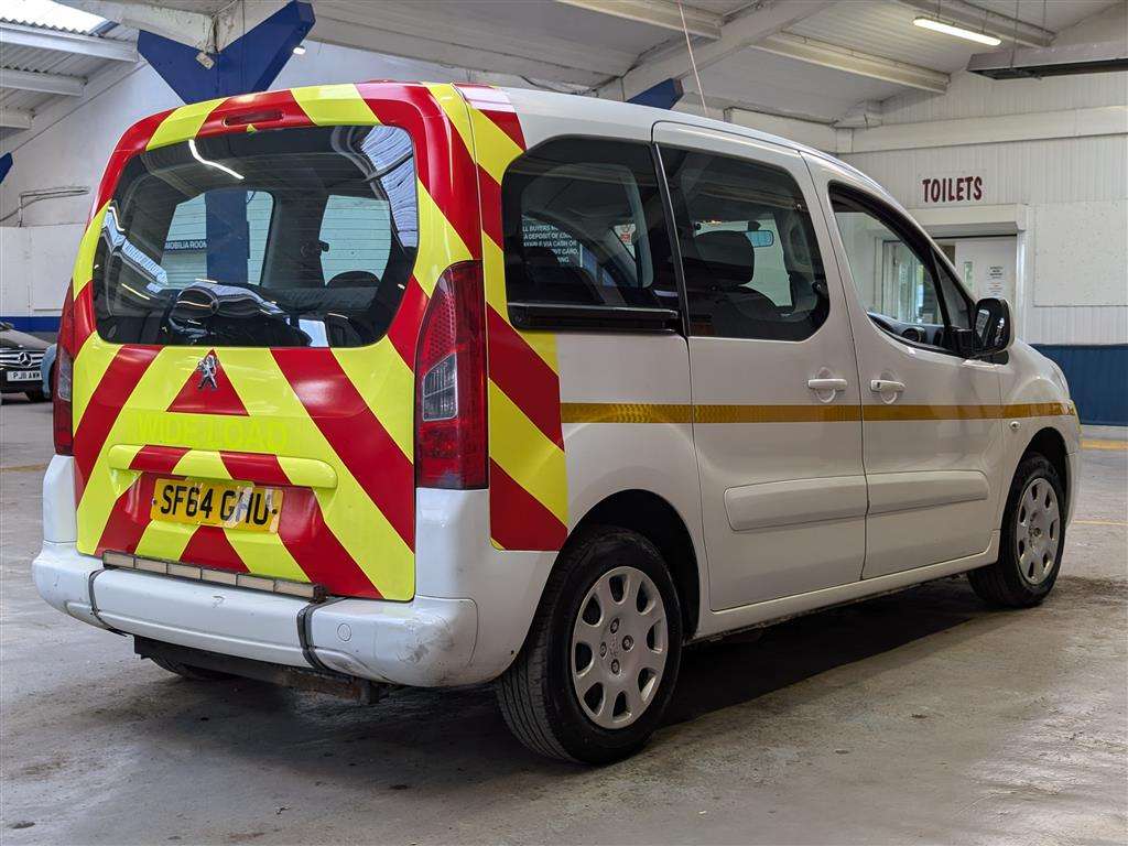 <p>2014 PEUGEOT PREMIER S</p>