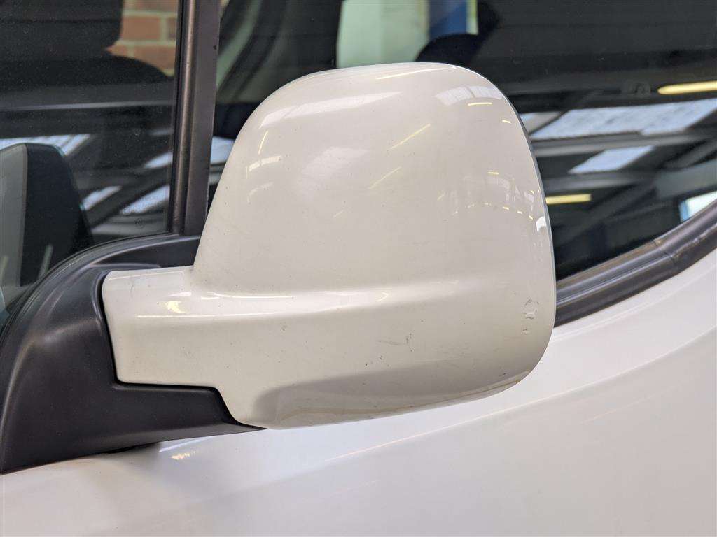 <p>2014 PEUGEOT PREMIER S</p>