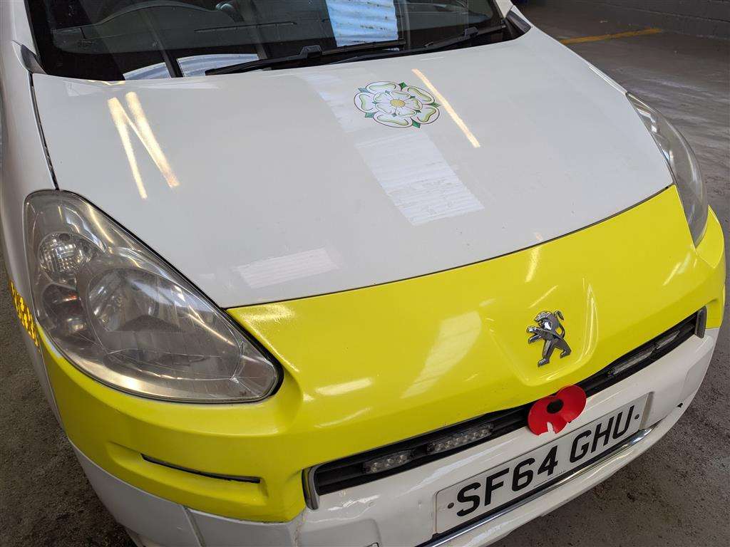 <p>2014 PEUGEOT PREMIER S</p>