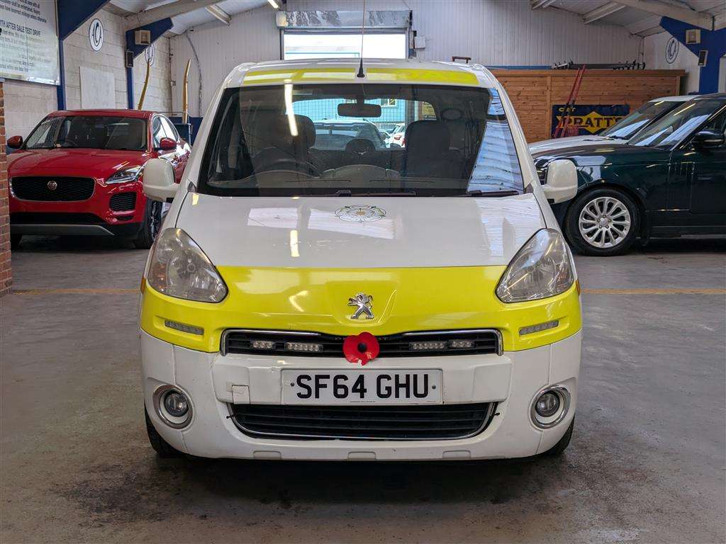 <p>2014 PEUGEOT PREMIER S</p>