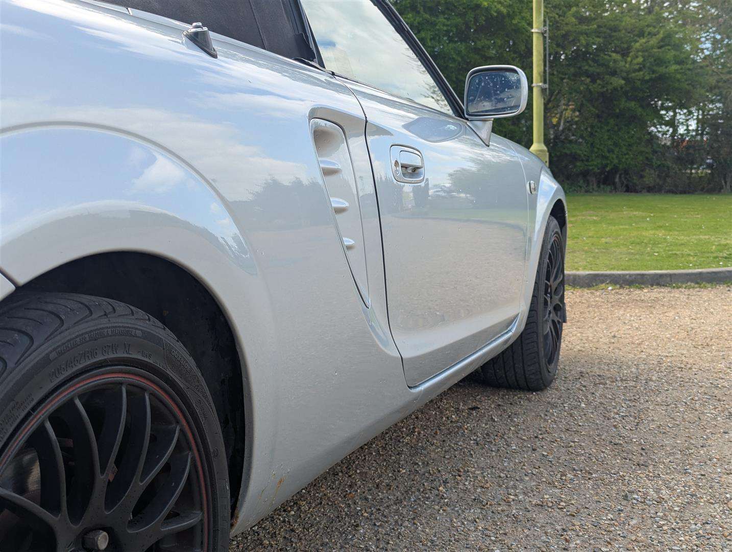 <p>2004 TOYOTA MR2 ROADSTER VVTI</p>