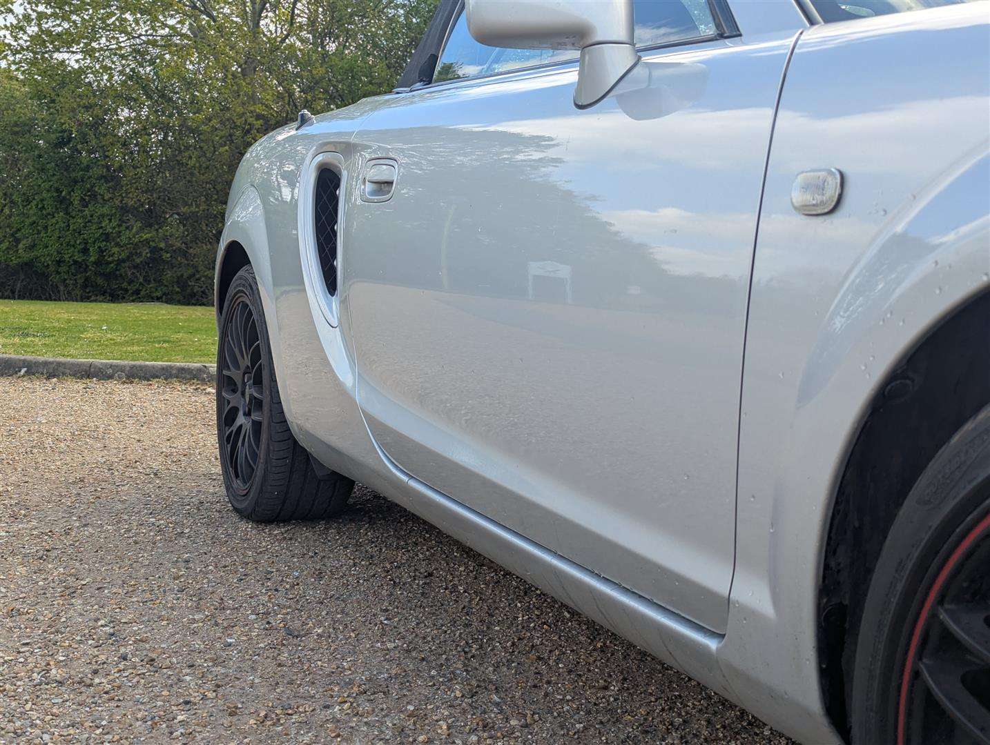 <p>2004 TOYOTA MR2 ROADSTER VVTI</p>