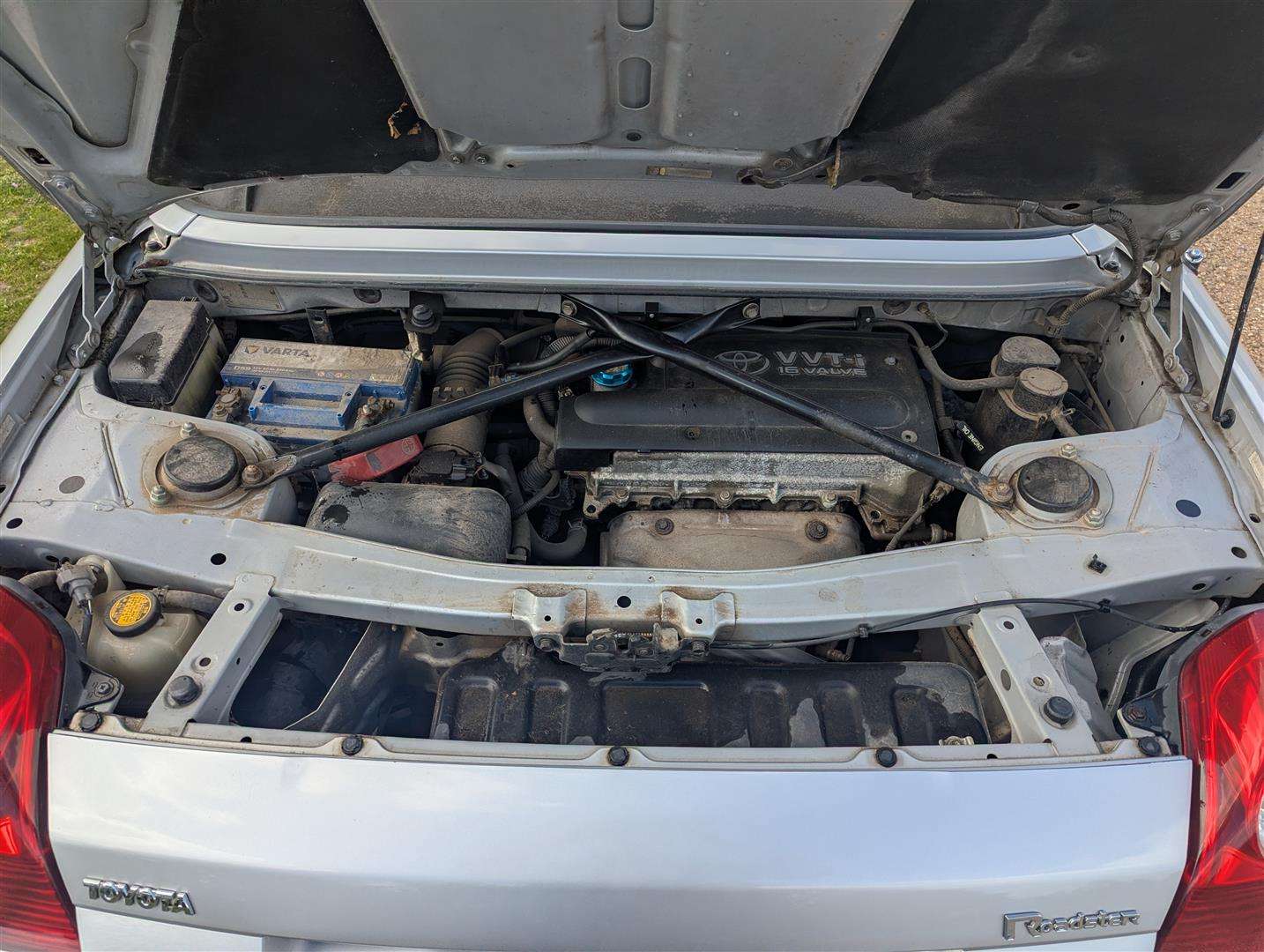 <p>2004 TOYOTA MR2 ROADSTER VVTI</p>