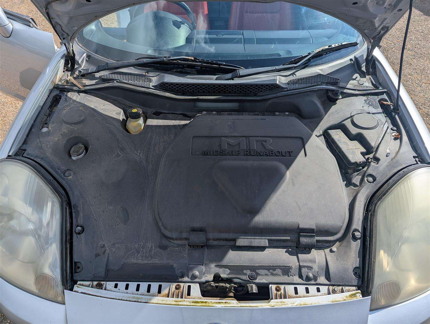 <p>2004 TOYOTA MR2 ROADSTER VVTI</p>