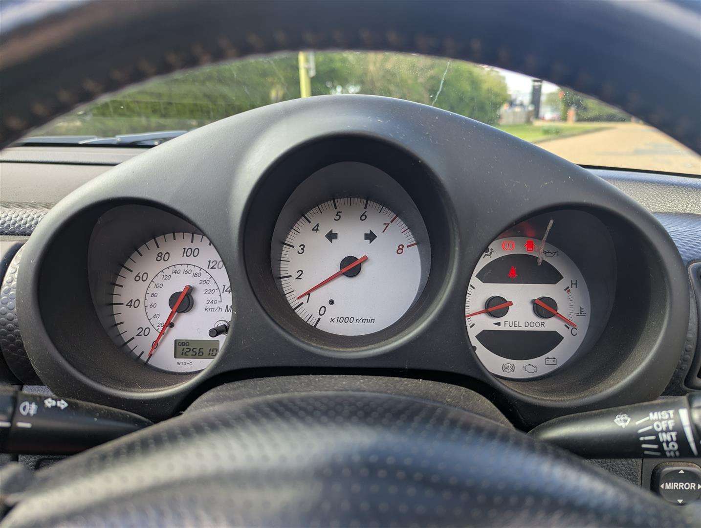 <p>2004 TOYOTA MR2 ROADSTER VVTI</p>