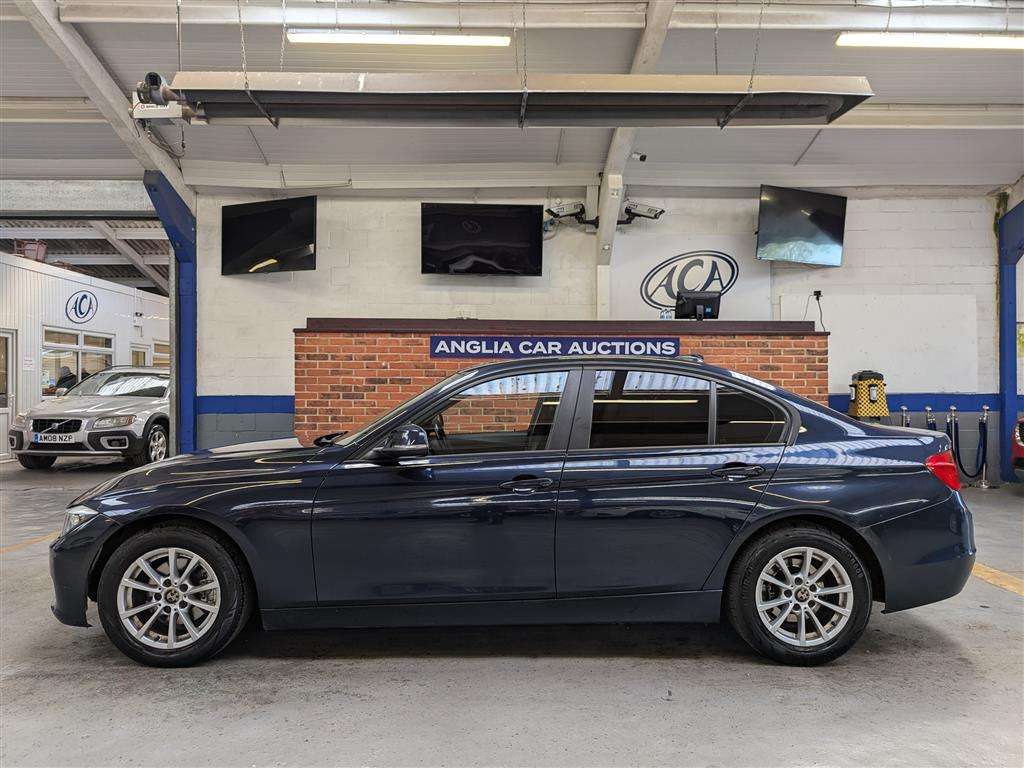 <p>2013 BMW 320D BUSINESS EFFICIENTDY</p>