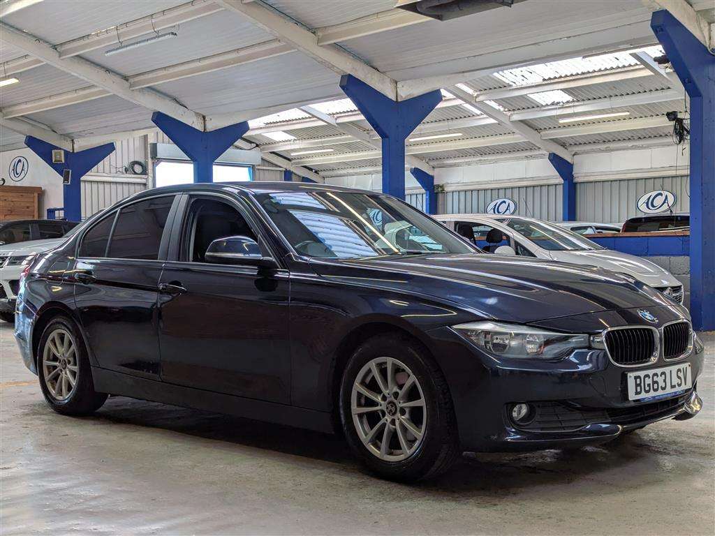 <p>2013 BMW 320D BUSINESS EFFICIENTDY</p>