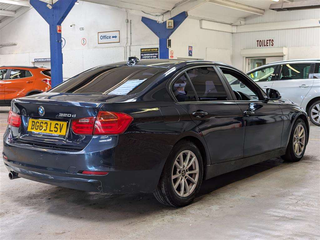 <p>2013 BMW 320D BUSINESS EFFICIENTDY</p>