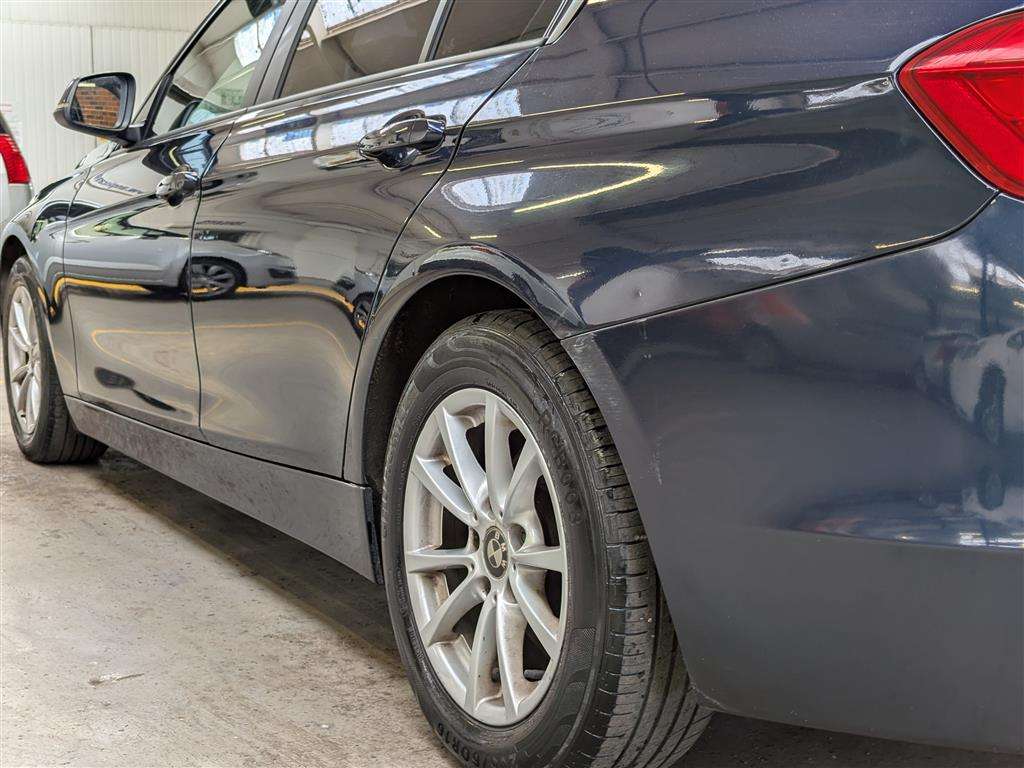 <p>2013 BMW 320D BUSINESS EFFICIENTDY</p>