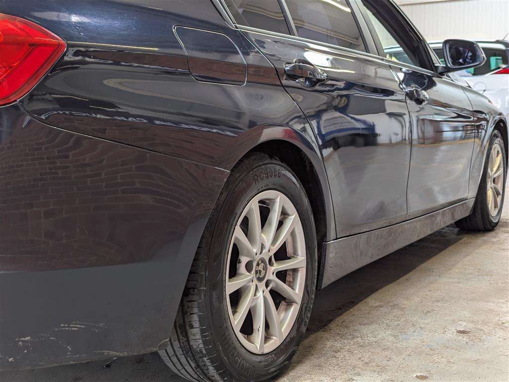 <p>2013 BMW 320D BUSINESS EFFICIENTDY</p>