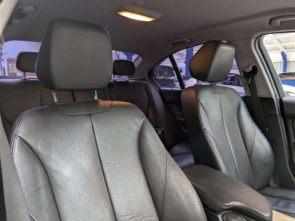 <p>2013 BMW 320D BUSINESS EFFICIENTDY</p>