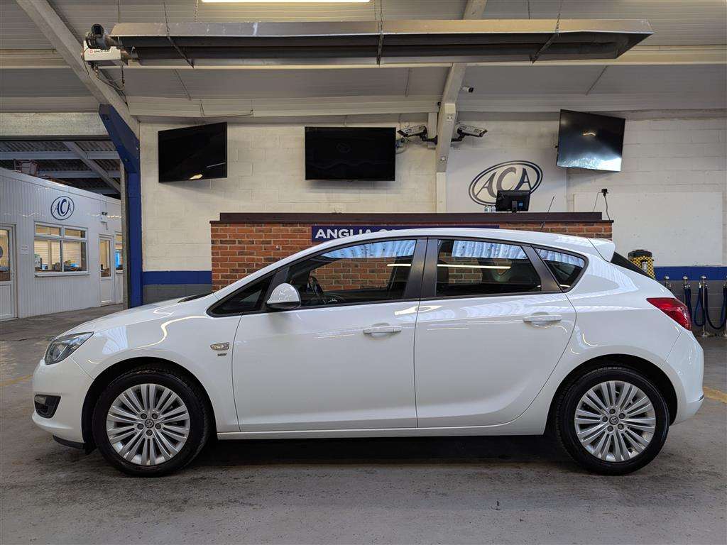 <p>2013 VAUXHALL ASTRA ENERGY</p>