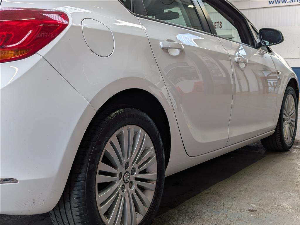 <p>2013 VAUXHALL ASTRA ENERGY</p>