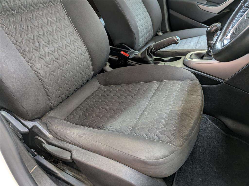 <p>2013 VAUXHALL ASTRA ENERGY</p>