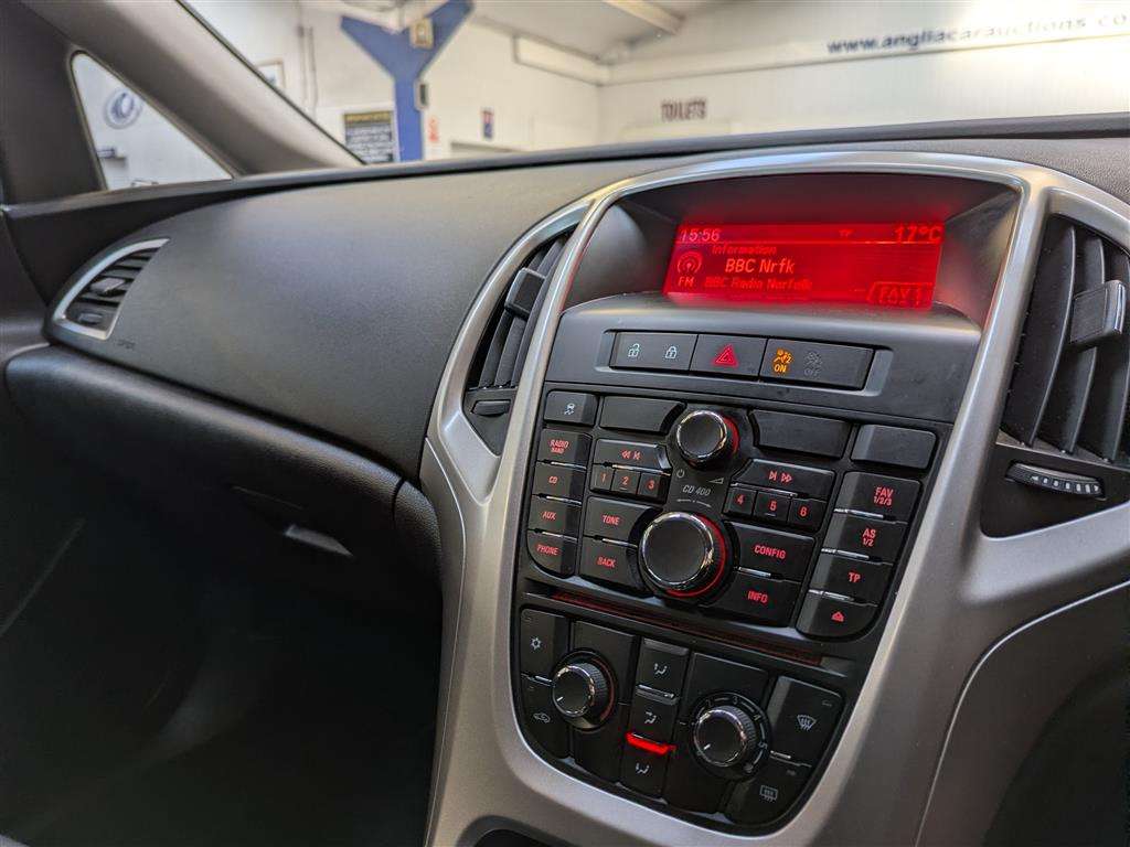 <p>2013 VAUXHALL ASTRA ENERGY</p>