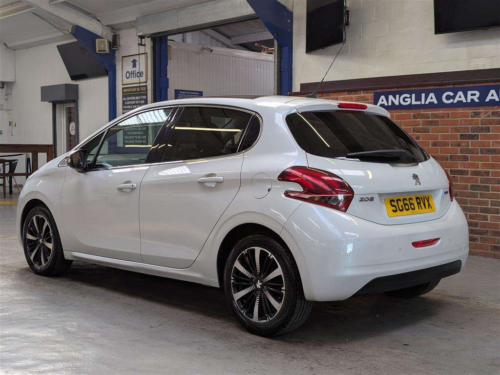 <p>2016 PEUGEOT 208 ALLURE</p>