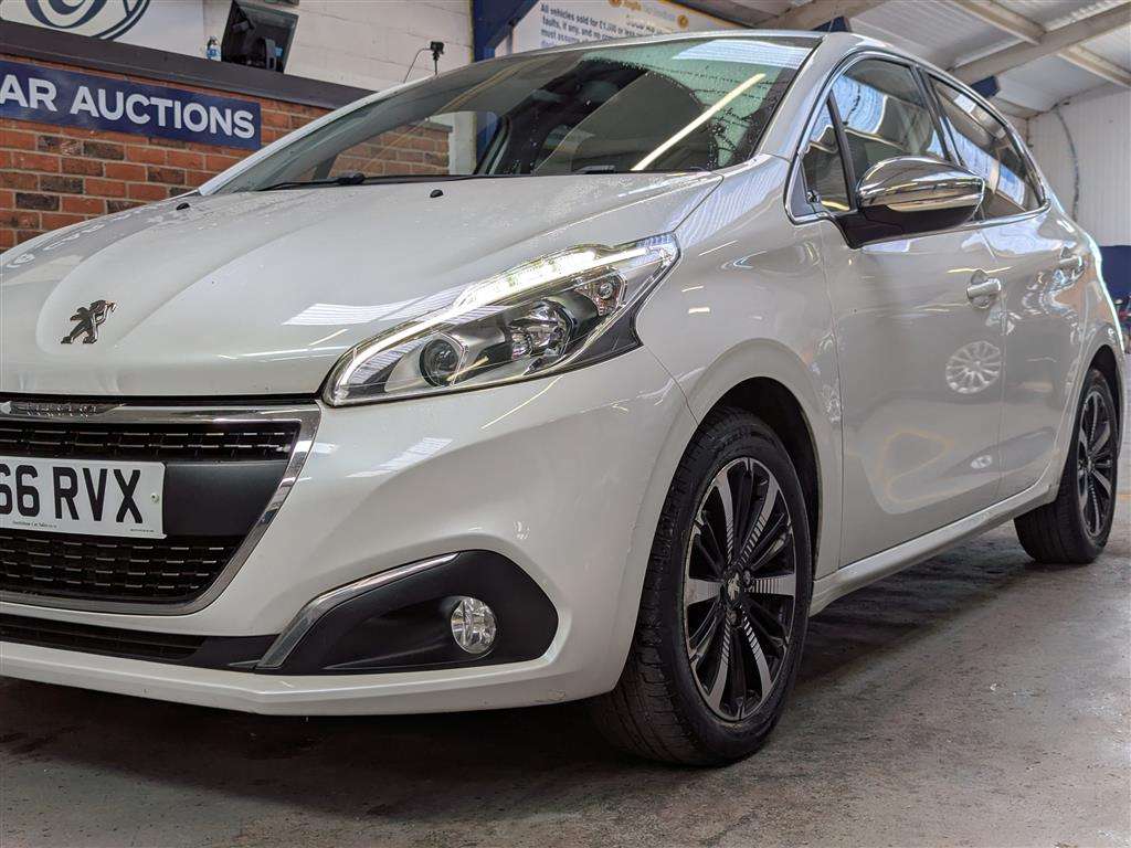 <p>2016 PEUGEOT 208 ALLURE</p>