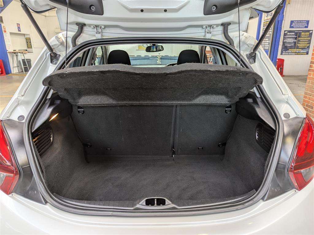 <p>2016 PEUGEOT 208 ALLURE</p>