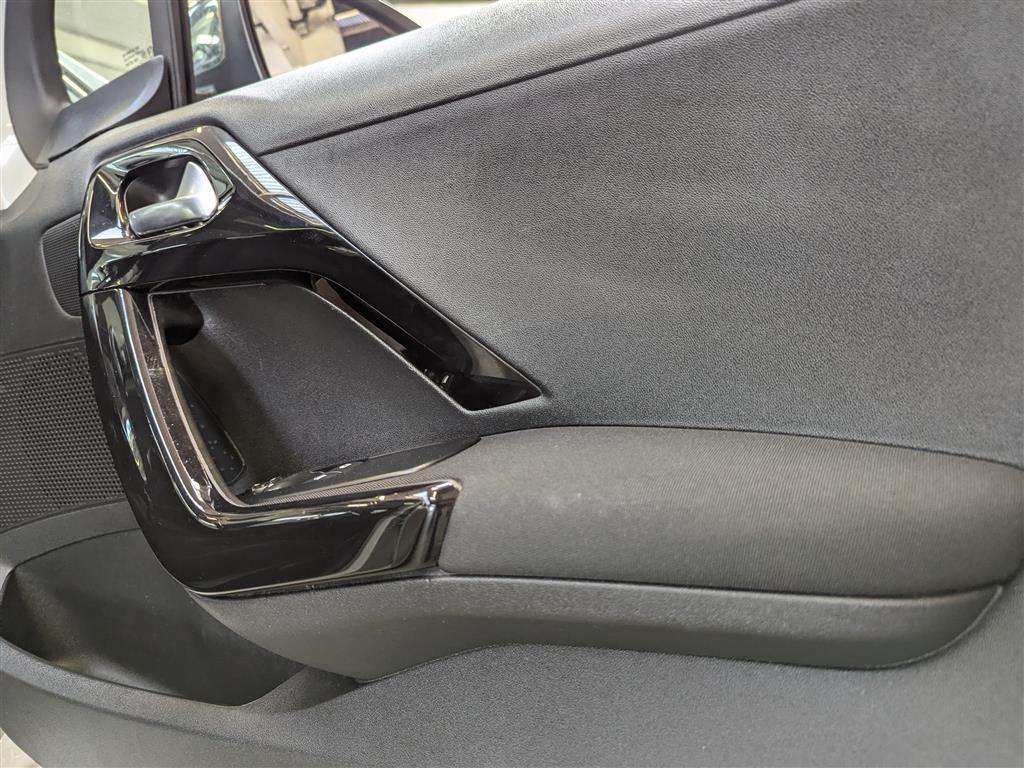 <p>2016 PEUGEOT 208 ALLURE</p>