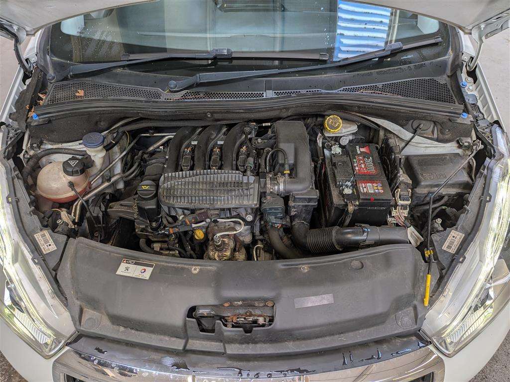 <p>2016 PEUGEOT 208 ALLURE</p>