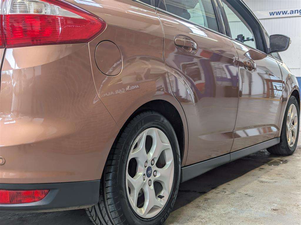 <p>2013 FORD C-MAX ZETEC TDCI</p>