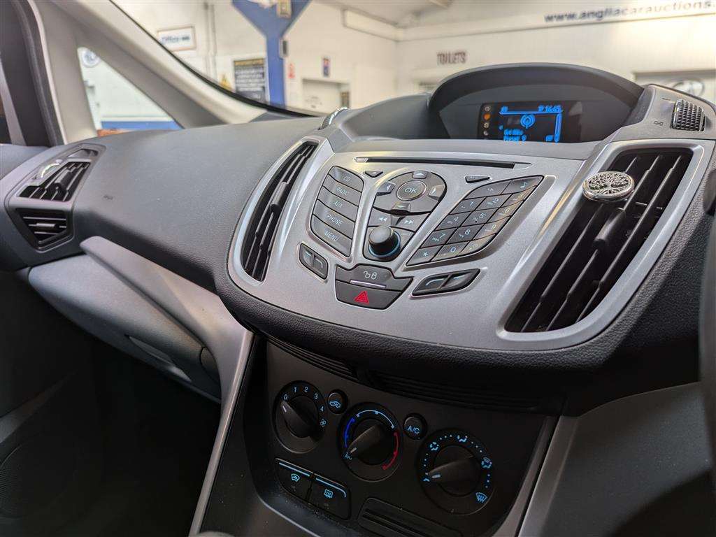 <p>2013 FORD C-MAX ZETEC TDCI</p>