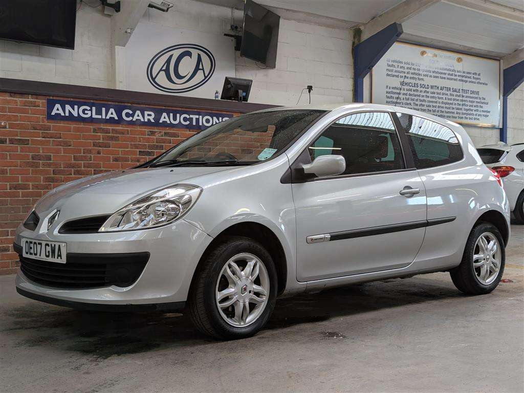 <p>2007 RENAULT CLIO RIP CURL 16V</p>