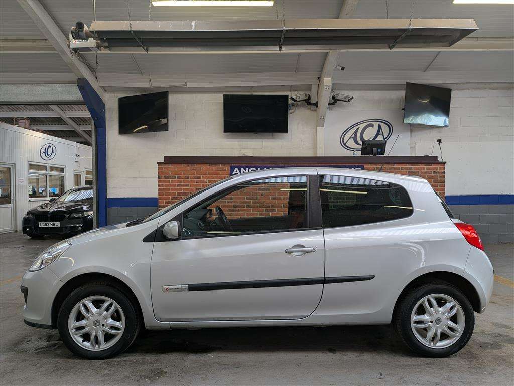 <p>2007 RENAULT CLIO RIP CURL 16V</p>