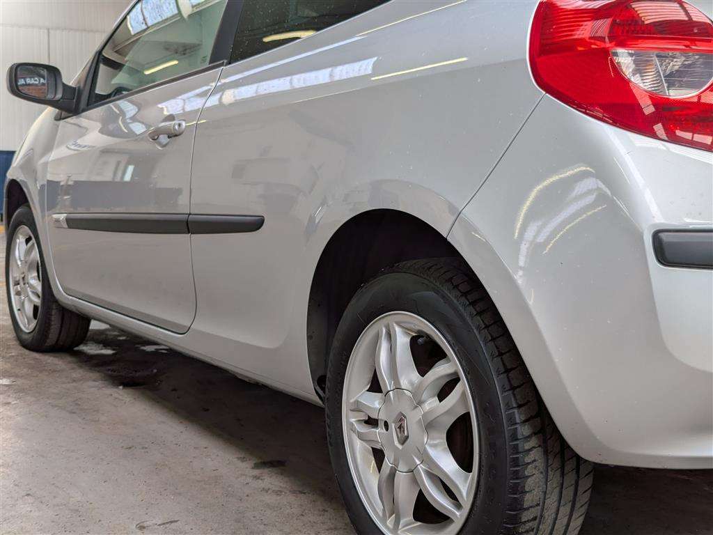 <p>2007 RENAULT CLIO RIP CURL 16V</p>