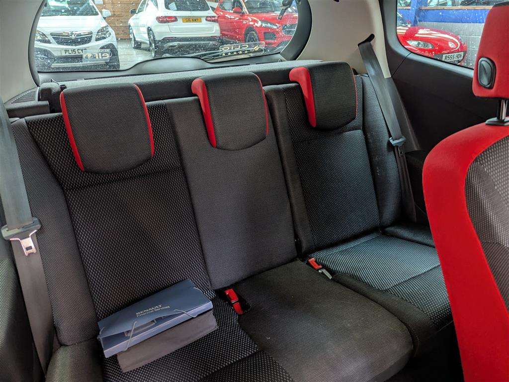 <p>2007 RENAULT CLIO RIP CURL 16V</p>