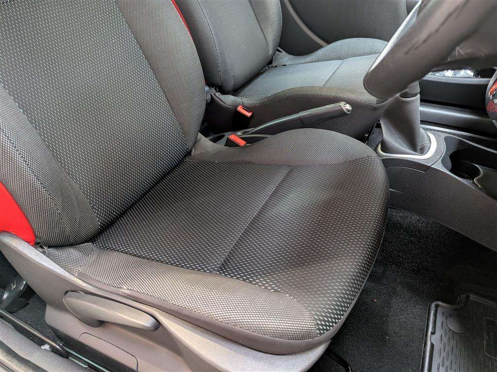 <p>2007 RENAULT CLIO RIP CURL 16V</p>