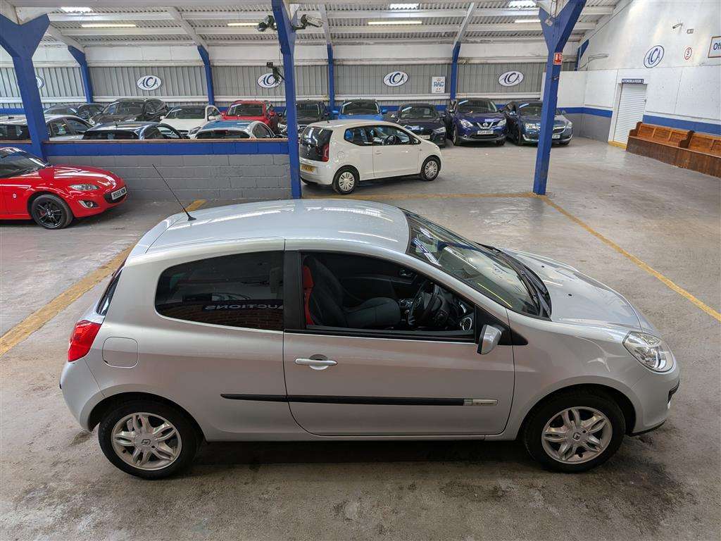 <p>2007 RENAULT CLIO RIP CURL 16V</p>