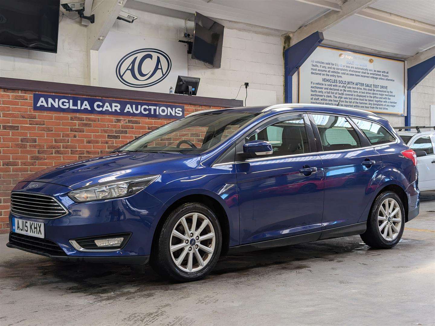<p>2015 FORD FOCUS TITANIUM AUTO</p>