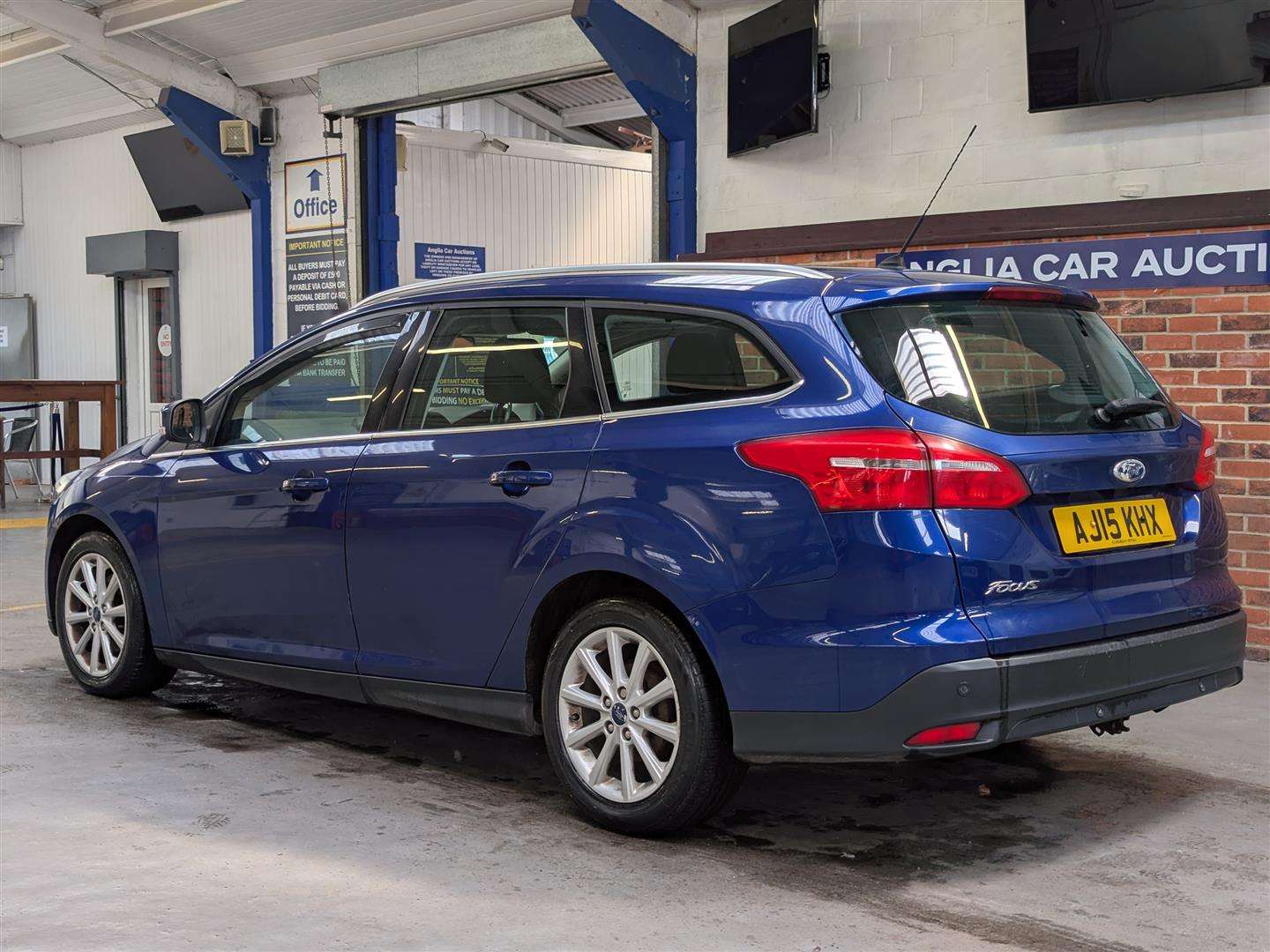 <p>2015 FORD FOCUS TITANIUM AUTO</p>