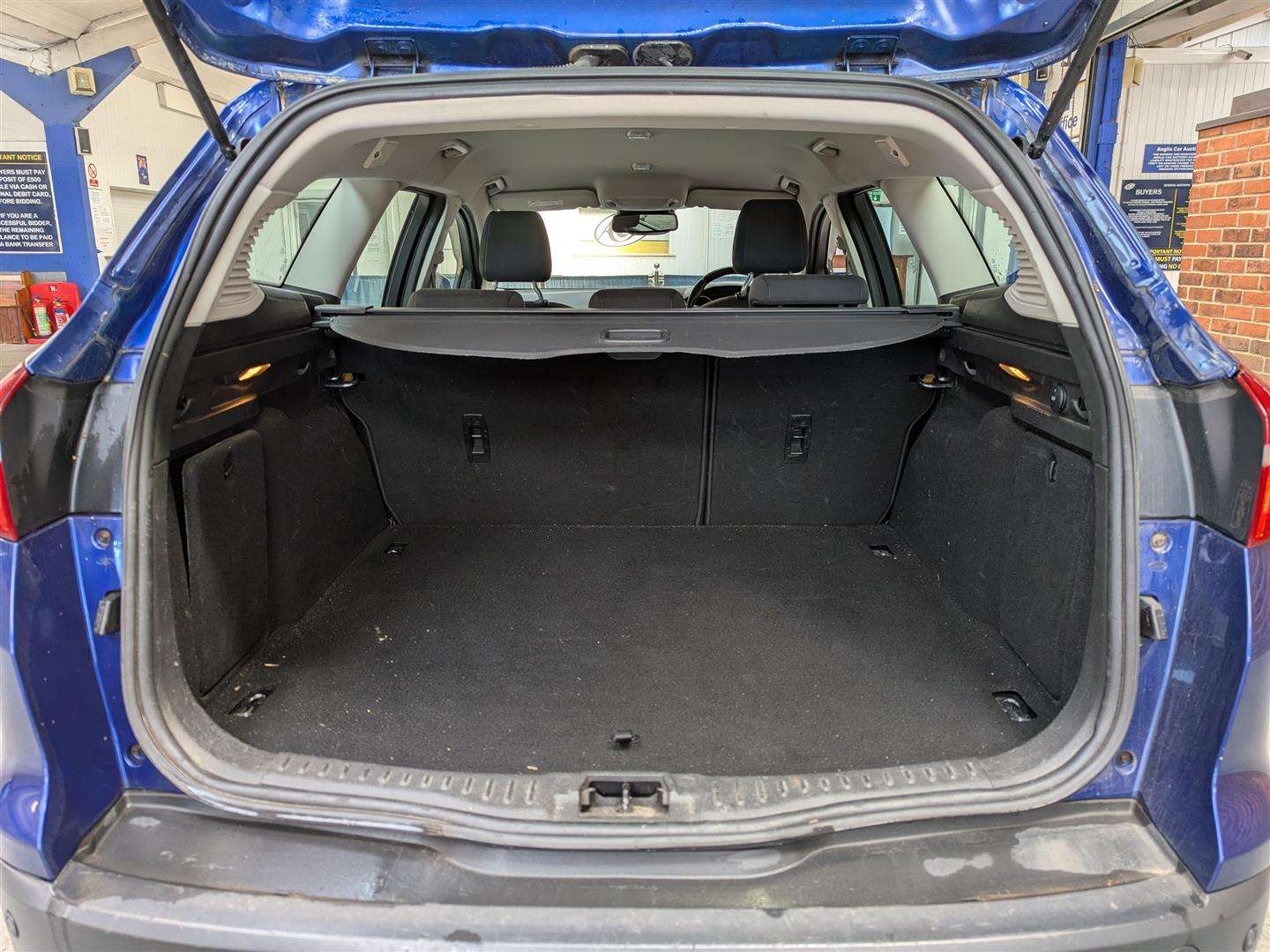 <p>2015 FORD FOCUS TITANIUM AUTO</p>