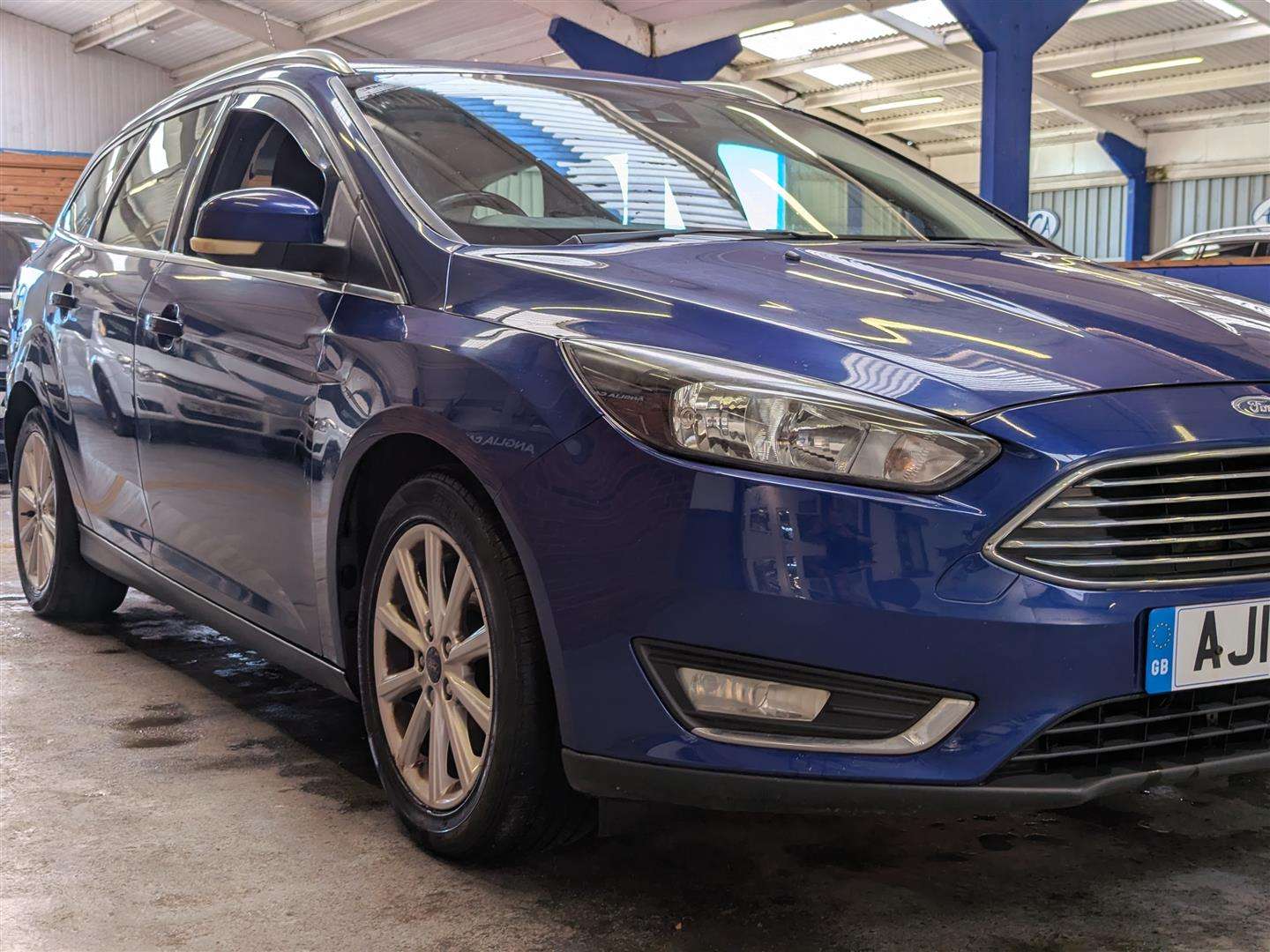 <p>2015 FORD FOCUS TITANIUM AUTO</p>