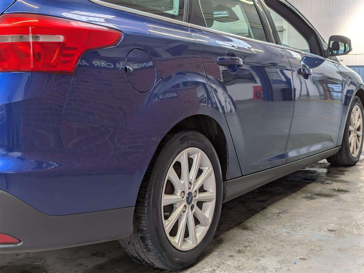 <p>2015 FORD FOCUS TITANIUM AUTO</p>