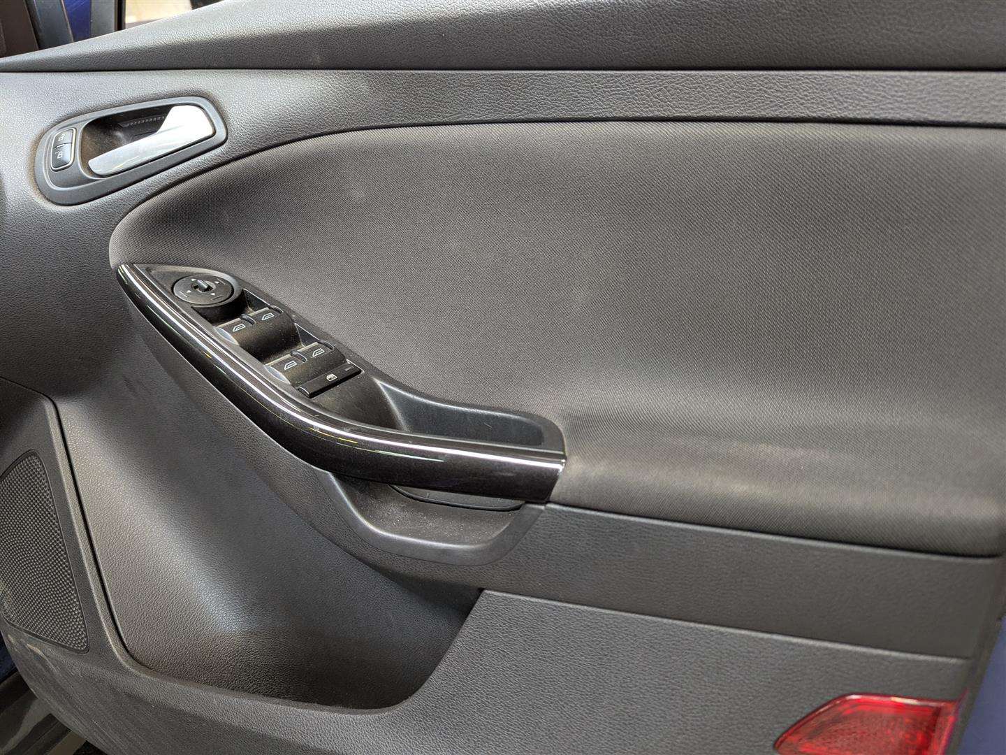 <p>2015 FORD FOCUS TITANIUM AUTO</p>